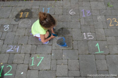 Numbers Spray & Water Dump - Happy Toddler Playtime