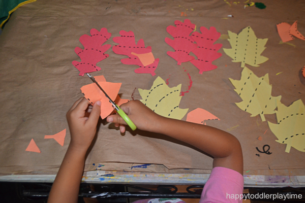leaf cutting activity fir toddlers and preschoolers