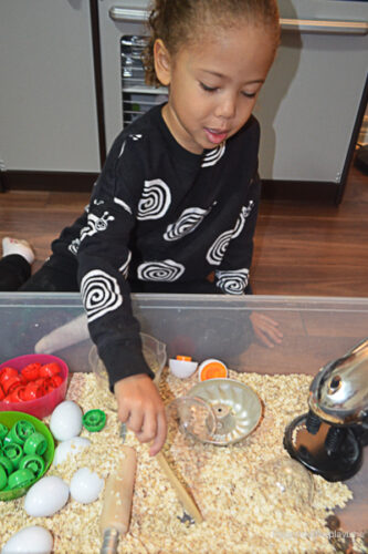 Christmas Baking Sensory Bin - Happy Toddler Playtime