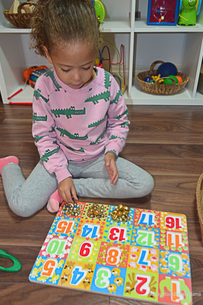 JINGLE BELL PUZZLE COUNTING 8