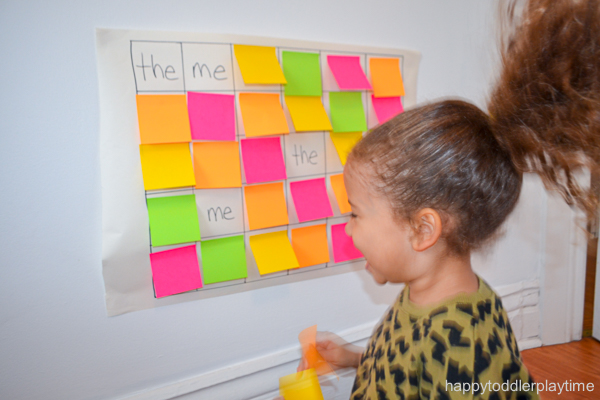 Post-it Memory Game for preschoolers & kindergartners 