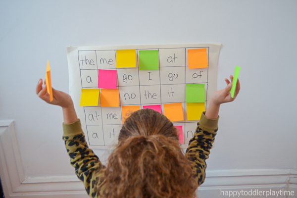 Post-it Memory Game for preschoolers & kindergartners 