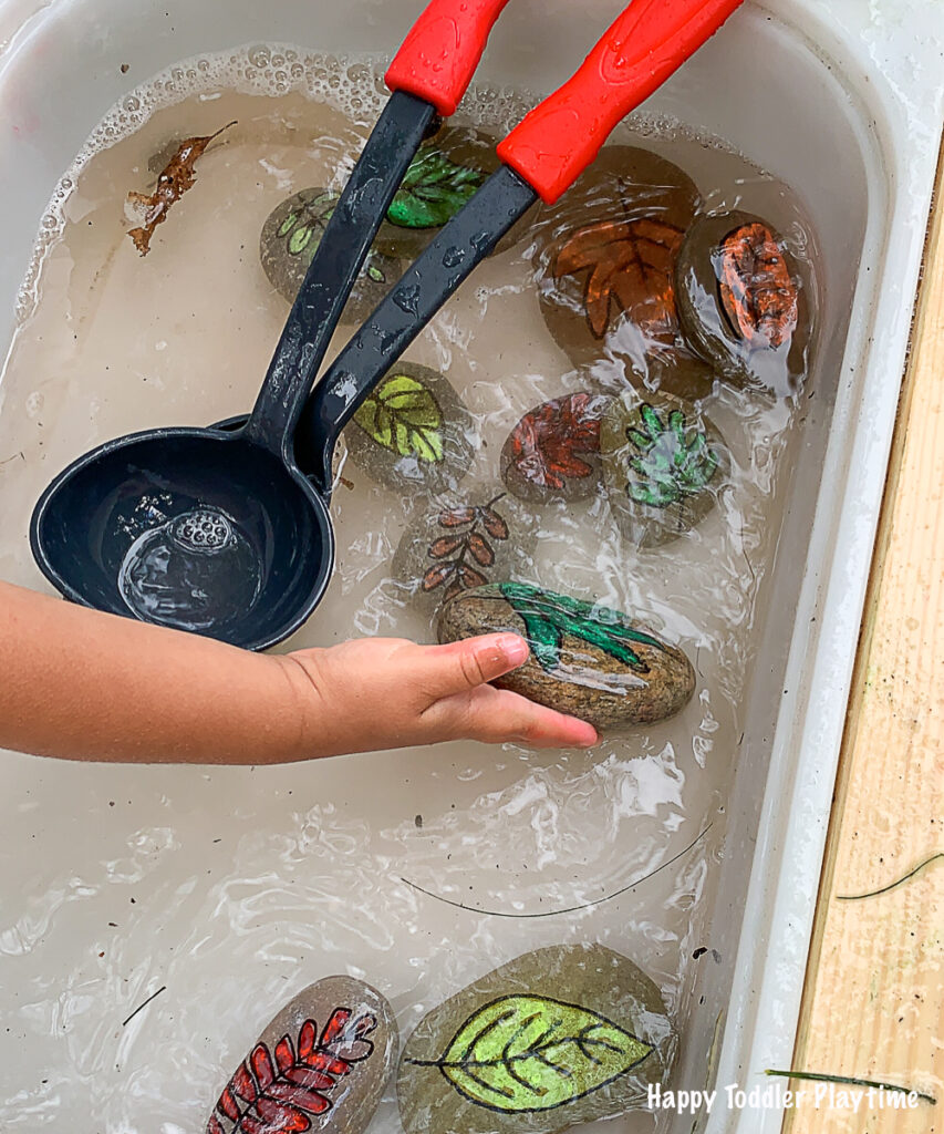 Water sensory activity for toddler for Fall