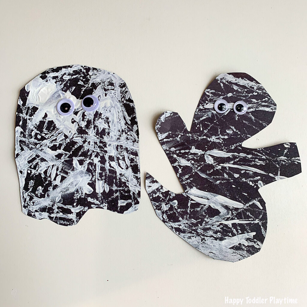 Marble Painted Ghost Craft halloween craft for toddlers and preschoolers