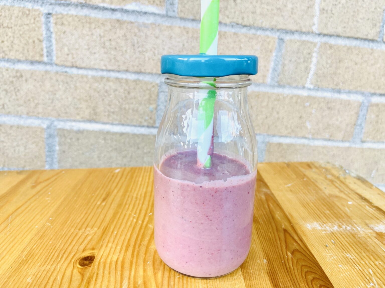 12-smoothie-recipes-for-toddlers-kids-happy-toddler-playtime