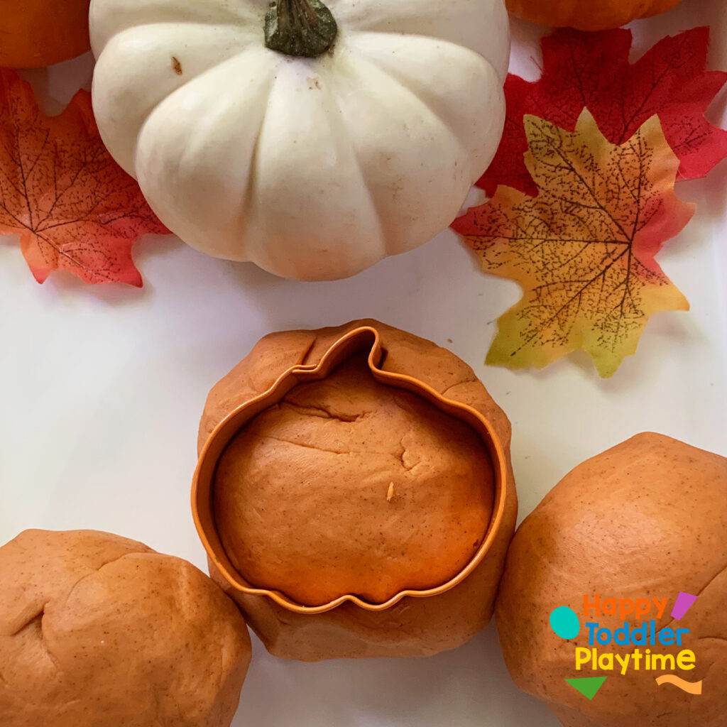 How to Make Pumpkin Pie Spice Playdough