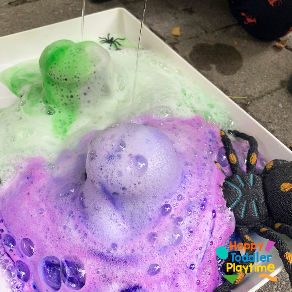 Witches' Brew Fizzy Cauldrons: Halloween STEAM Experiment