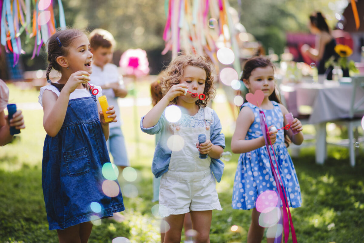 15 Amazing Backyard Birthday Party Ideas for Kids - Happy Toddler Playtime